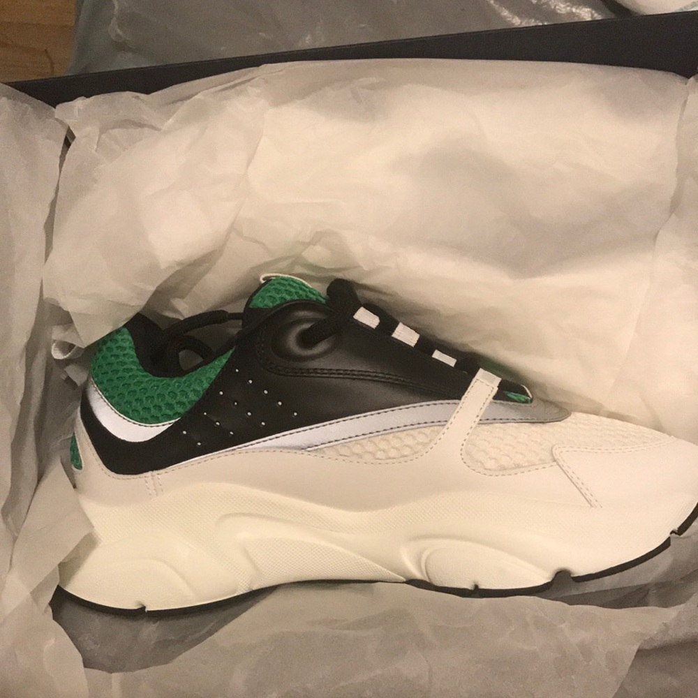 Dior b22
